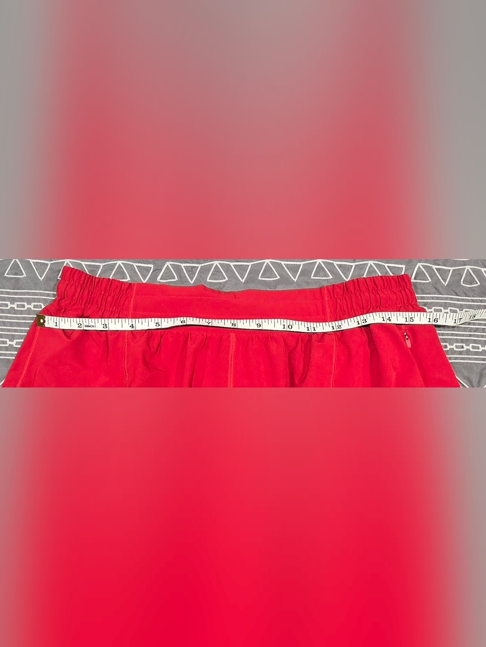 Lululemon Hotty Hot Low Rise Lined Shorts Size 12 - Picture 2 of 6